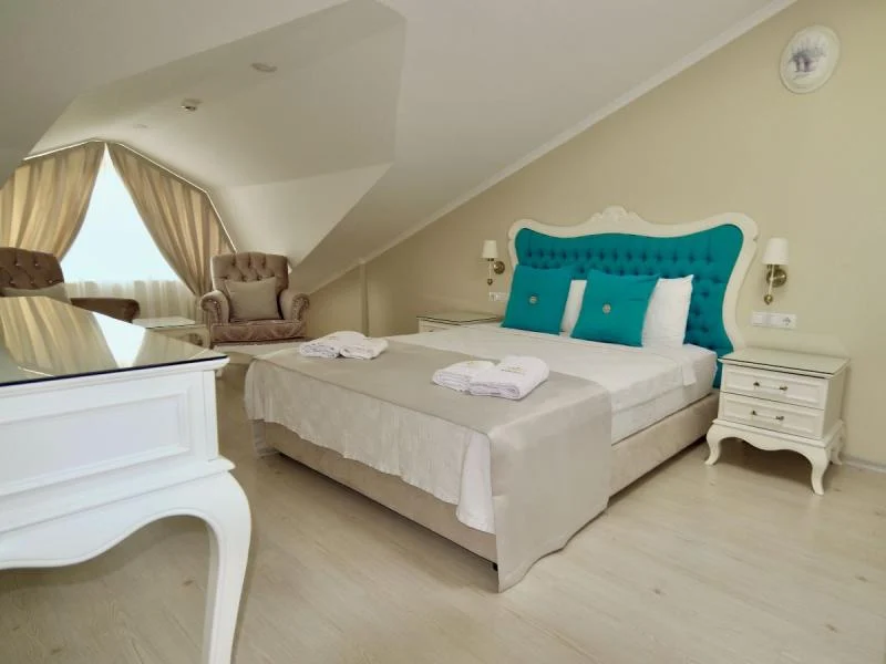Loft Suite (3)